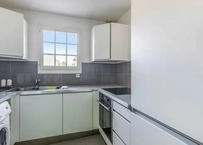 Charming House With Garden In With Pool * Deauville