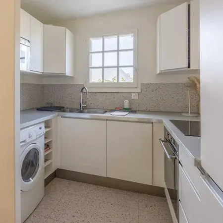 Hébergement de vacances Charming House With Garden In With Pool