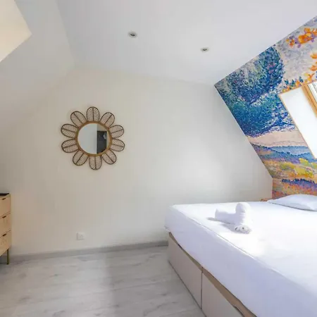 Charming House With Garden In With Pool Hébergement de vacances *